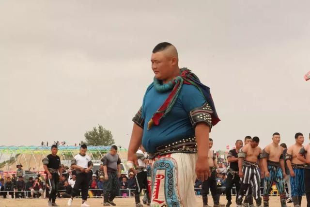 蒙古 vs 中国摔跤直播视频，草原雄风与中原硬汉的碰撞