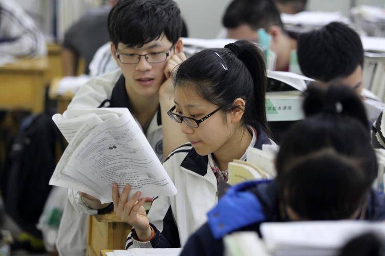 查分跳出屏蔽的瞬间，班主任难掩激动的背后