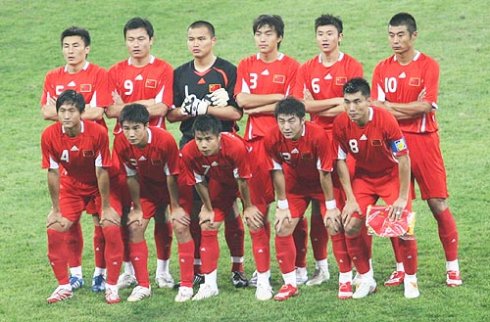 中国男足vs日本首发，一场技术、战术与心理的较量