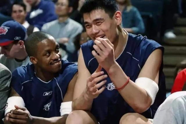 姚明NBA队友都有谁?那些年和巨人并肩作战的兄弟们 姚明NBA队友都有谁?那些年和巨人并肩作战的兄弟们