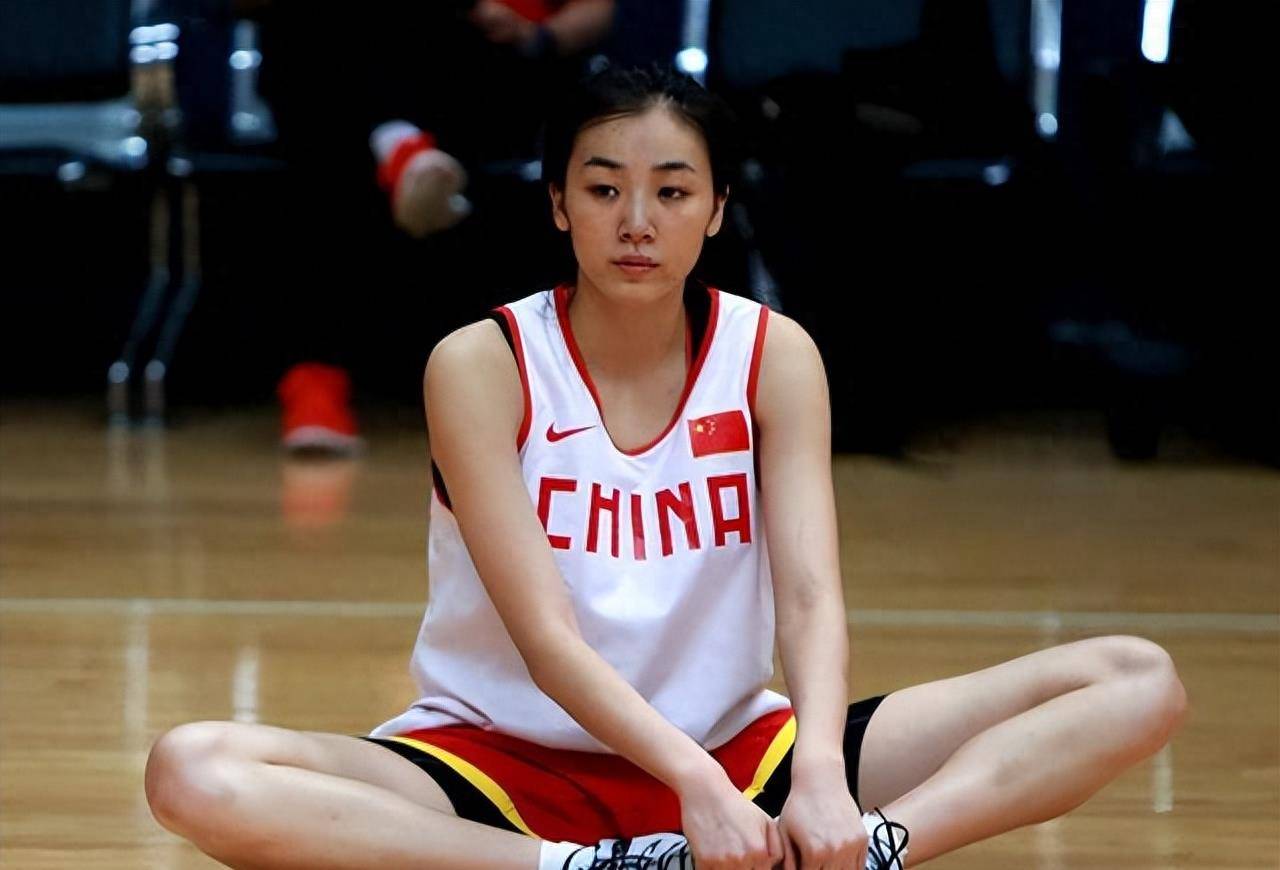 聊聊篮球运动员赵爽的身高，这事还真有点意思