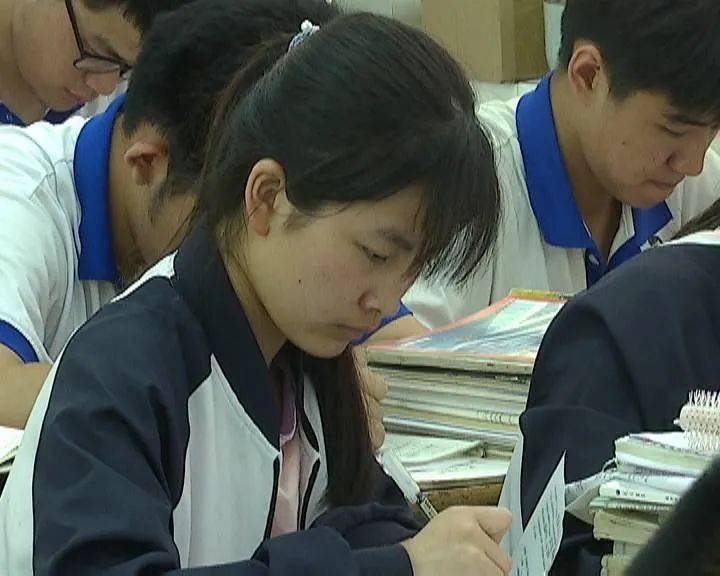 女孩高考664分，梦想启航——她的军校之路