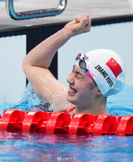 蝶泳200米女子冠军，从水中飞出的那些姑娘们，到底有多猛？