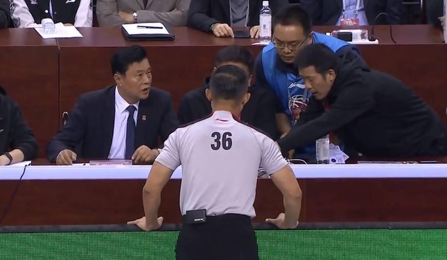 CBA总决赛赛程为啥只打3场?这事儿得从头捋捋 CBA总决赛赛程为啥只打3场?这事儿得从头捋捋