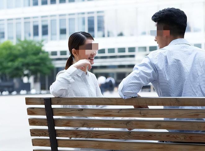 男子邀女子到家吃饭，却因强抱行为被行拘