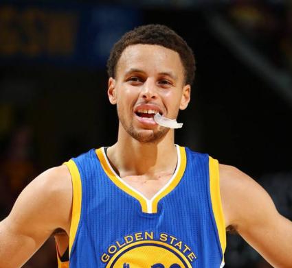 库里人物介绍,从瘦弱少年到NBA三分之神的真实故事 库里人物介绍,从瘦弱少年到NBA三分之神的真实故事