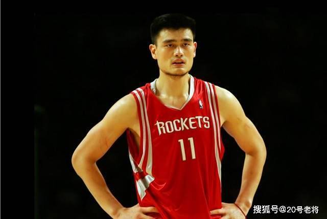 中国有几个人进入NBA？聊聊那些在最高篮球殿堂留下足迹的中国球员
