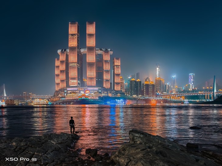 阜阳vs南昌夜景直播视频，两座城的夜晚，谁更值得你熬夜守候？