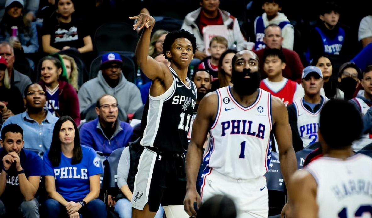 火箭vs魔术的视频直播，在家就能看的NBA焦点战，别错过这些细节